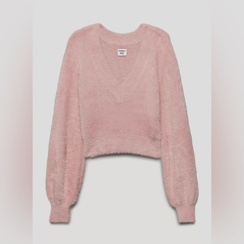 Sunday Best
Kitten V-Neck Sweater
V-neck fuzzy knit sweater